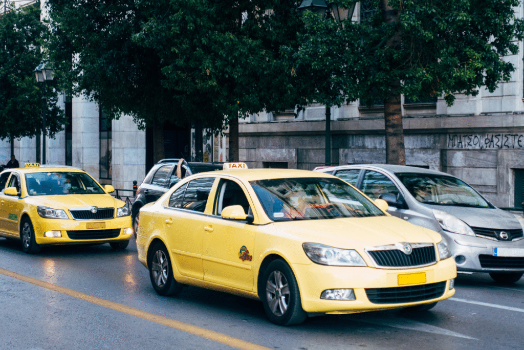 When Should You Choose Cabs Near Baldivis Instead of Public Transport